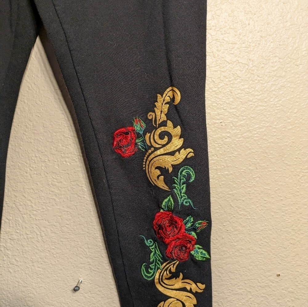 krisp Size Large Women's Black Joggers with Floral Embroidery Pre-owned - Picture 3 of 7